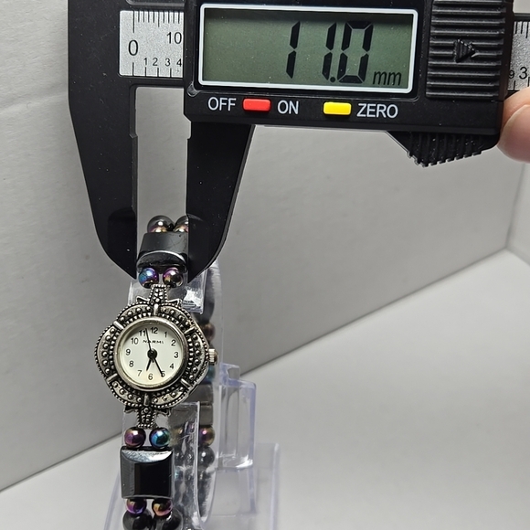 Womens Narmi Watch Silver Tone Chameleon Beads Magnetic Clasp New Battery - Picture 5 of 9